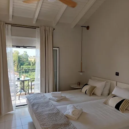 Nikkos Appartement *
