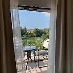 Nikkos Apartman