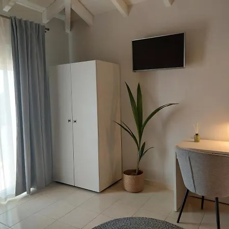 Nikkos Apartment