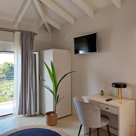 Nikkos Apartment *